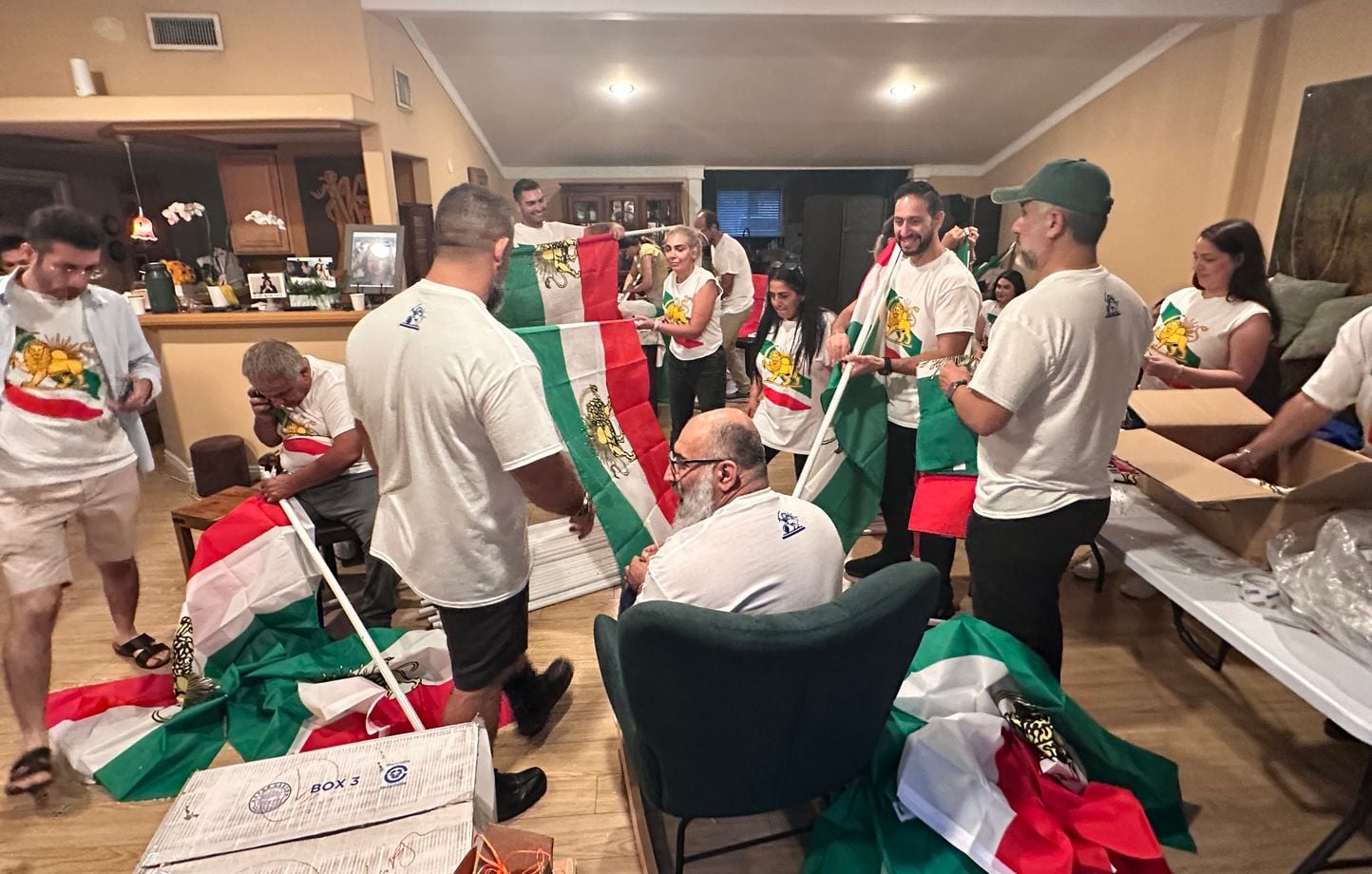 Los aficionados iraníes en Los Ángeles se preparan para la caída del régimen mucho más que el partido del “Team Meli” Los aficionados iraníes en Los Ángeles se preparan para la caída del régimen mucho más que el partido del “Team Meli”